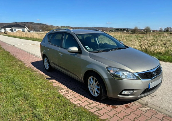 Kia Ceed cena 16900 przebieg: 247000, rok produkcji 2010 z Kielce małe 154